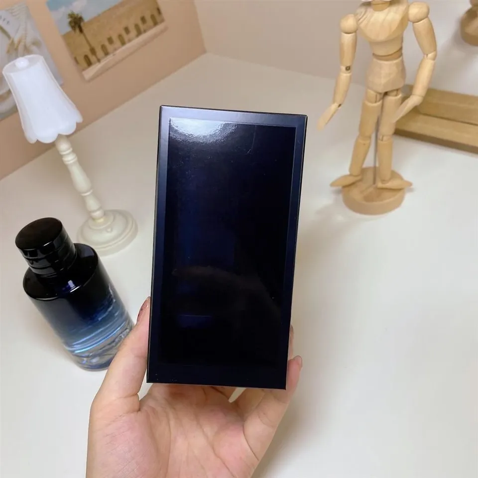 bergamot-jasmine-vanilla-perfume-smooth-sweet-box-packaging-design