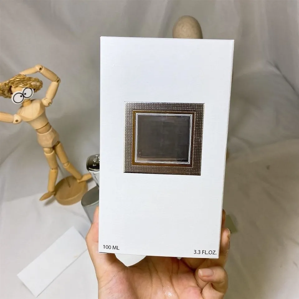juniper-sandalwood-fragrance-crisp-clean-box-packaging-design